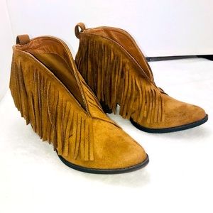 COCONUT BY MATISSE | SPLIT SHAFT | LOW CUT | FRINGE | LAMBERT BOOTIE